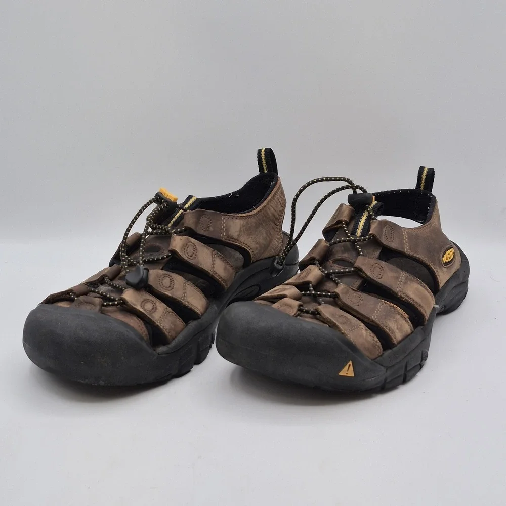 KEEN Newport Leather Sandals Mens Size 10 Brown Closed Toe Hiking Outdoor Bungee